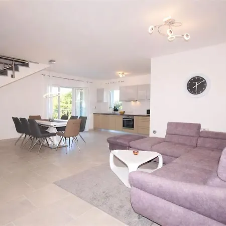 Guest house Anna 4*